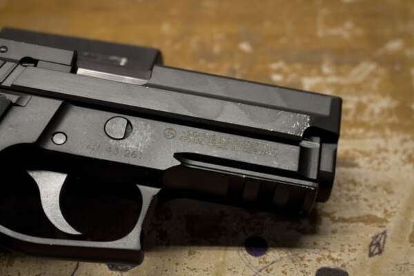 Sig Sauer P229R 40 S&W DA/SA Police Trade-in Pistols with Rail (Fair Condition) - Image 3