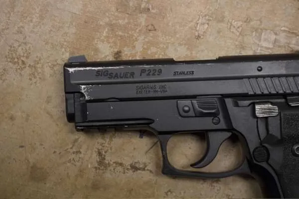 Sig Sauer P229R 40 S&W DA/SA Police Trade-in Pistols with Rail (Fair Condition) - Image 2