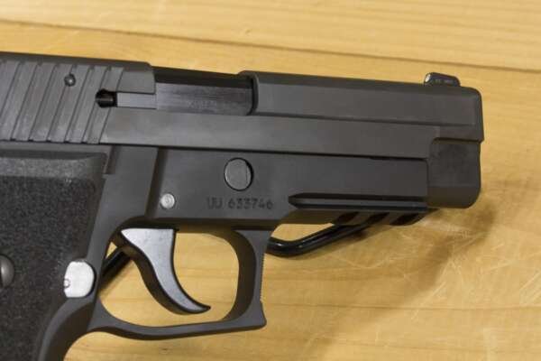 Sig Sauer P226R 40 S&W DA/SA Police Trade-Ins (Very Good Condition) - Image 2