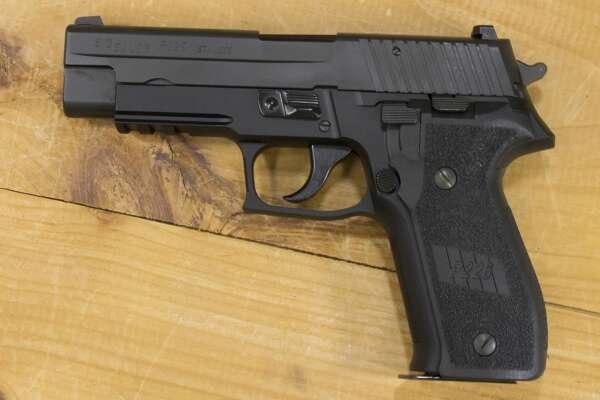 Sig Sauer P226R 40 S&W DA/SA Police Trade-Ins (Very Good Condition)
