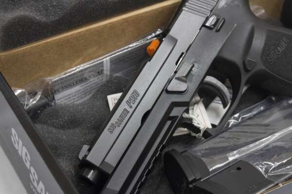 Sig Sauer P250 Full-Size 40 S&W Police Trades (New in Box) with 3 Mags Night Sights and Rail - Image 2