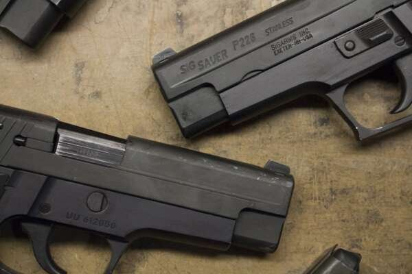 Sig Sauer P226 40 S&W DA/SA Police Trade-ins (Fair Condition) - Image 2